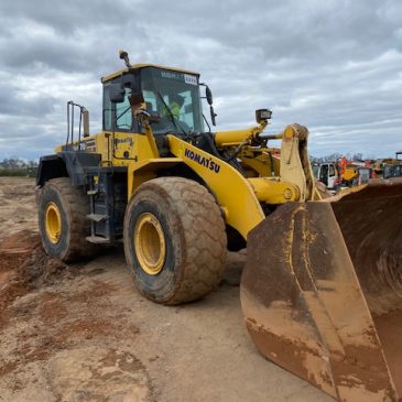 SOLD SOLD TO UK 2004 Komatsu WA470-5 Loader