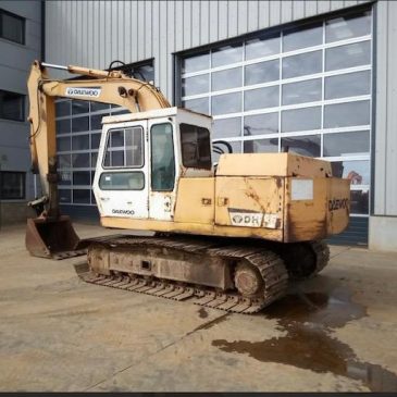 SOLD SOLD SOLD DAEWOO DH130 13 EXCAVATOR